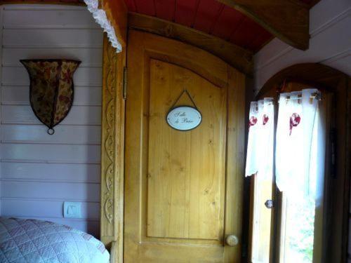 Hotel La Cle Des Roulottes Pluvigner Zewnętrze zdjęcie