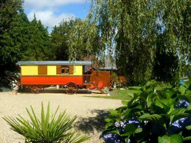 Hotel La Cle Des Roulottes Pluvigner Zewnętrze zdjęcie