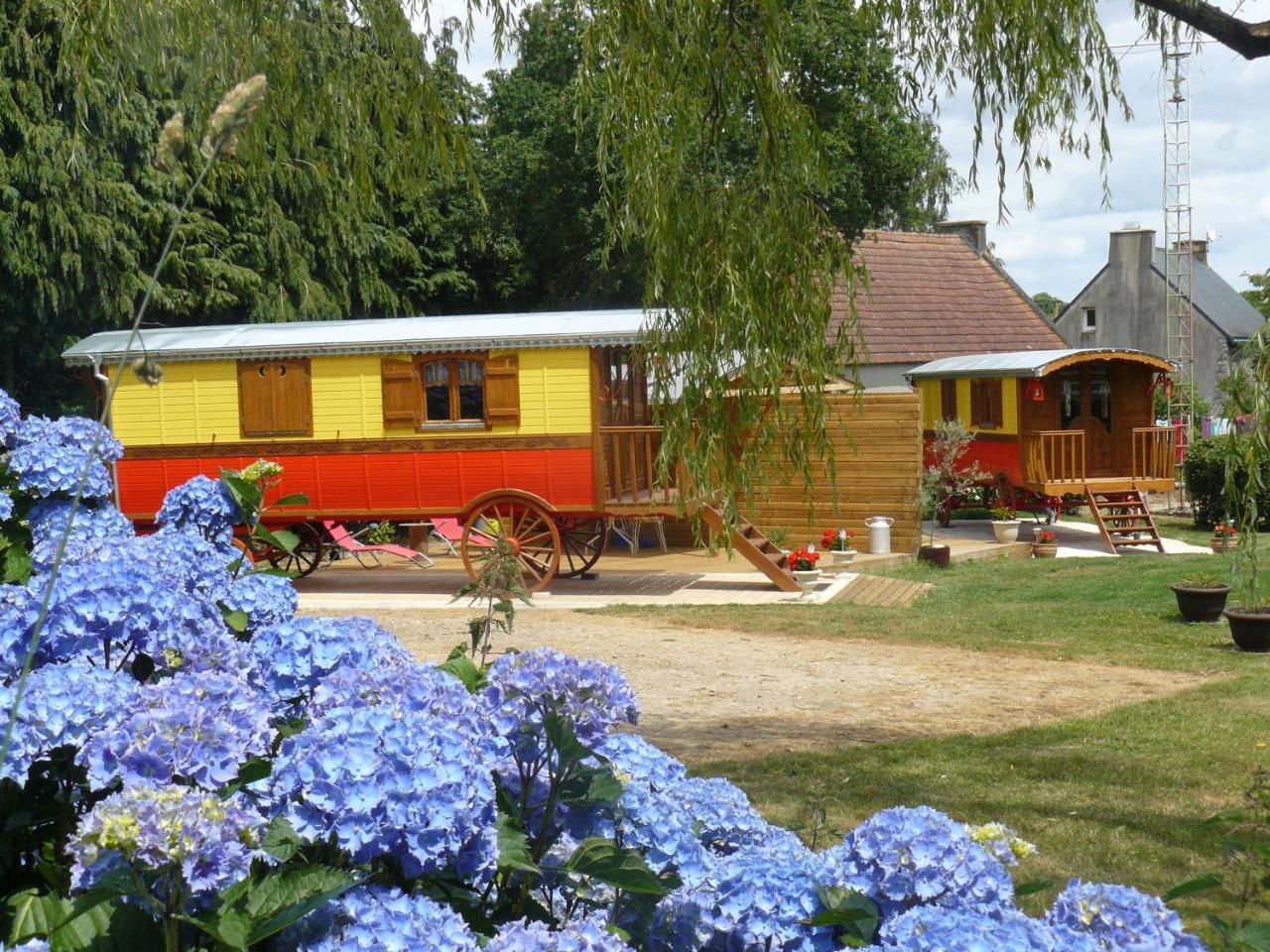 Hotel La Cle Des Roulottes Pluvigner Zewnętrze zdjęcie